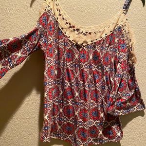 NO BOUNDARIES - Off Shoulder Long Sleeve
